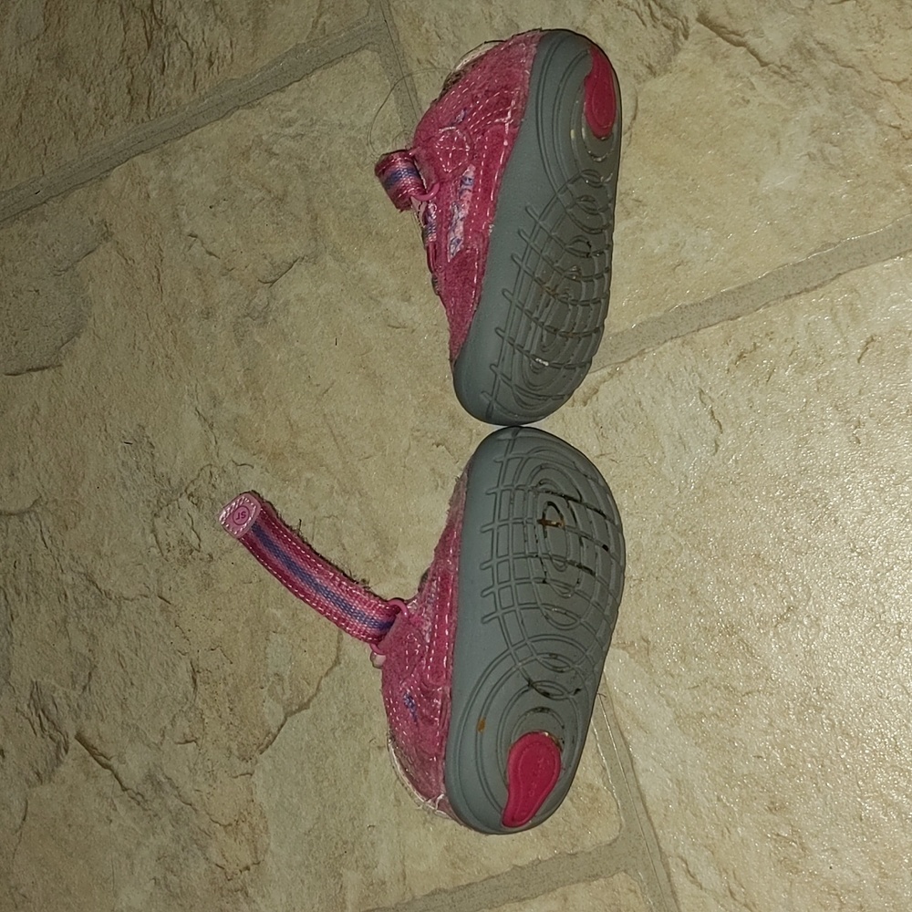 Pink Stride Rite shoes - Picture 4 of 9